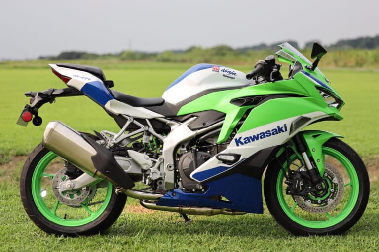 ZX-4R SE/RRエキパイ交換] 高回転型エンジンにゆとりと優しさをプラス